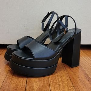 Wild Fable 90s style chunky Black Heels.